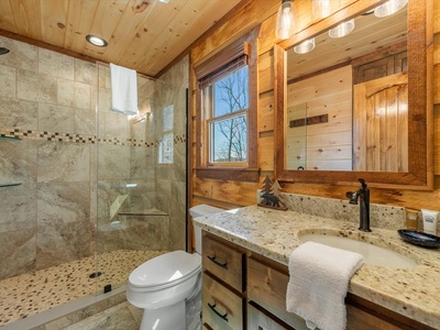 Tranquil Escape of Blue Ridge - Upper Level King Suite 2 Bathroom