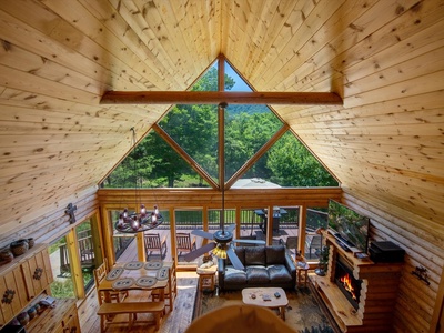 Hillside Hideaway - Bright and Airy Living Room