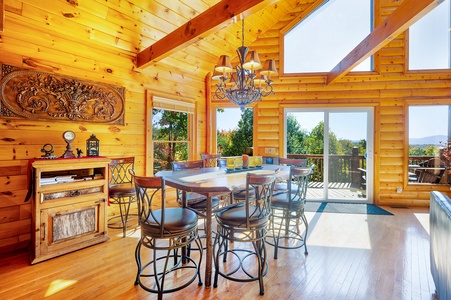 Panoramic Paradise: Dining Area