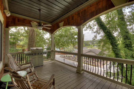 Blue Ridge Cottage - Deck Seating and View of Downtown