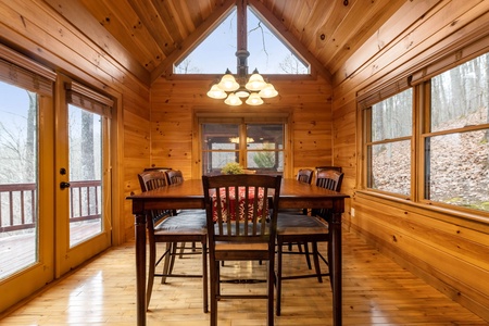 Cruach Mor - Dining Area