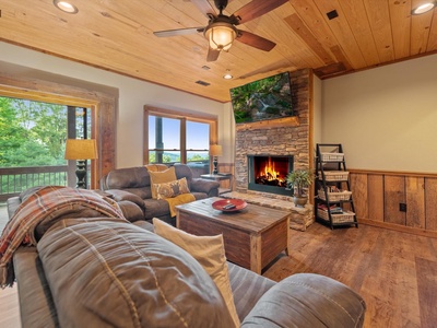 Crows Nest- Lower level living room