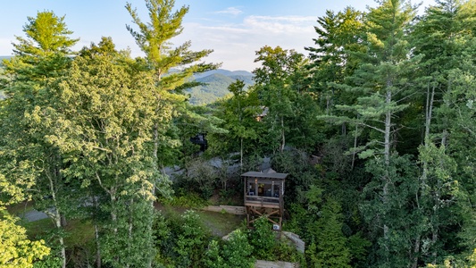 3 Peaks - Aerial View of Treehouse