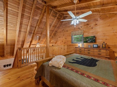 Lazy Bear Cove- Upper level master bedroom loft view