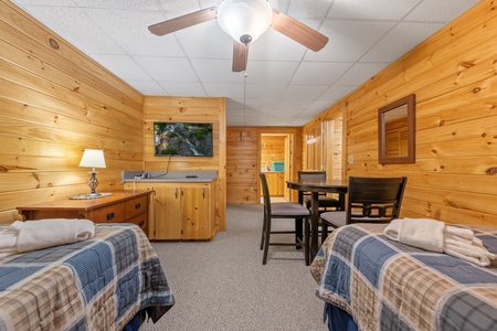 Choctaw Ridge - Lower Level Twin Bedroom