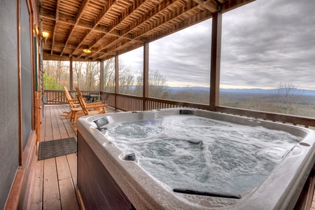 Amazing View- Hot tub with outdoor seating