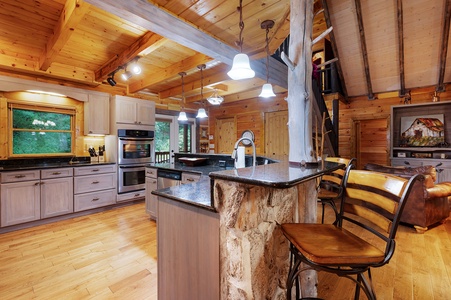 Mountaintown Creek Lodge - Kitchen