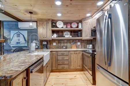 The Barn On Creeks Edge - Kitchen Area