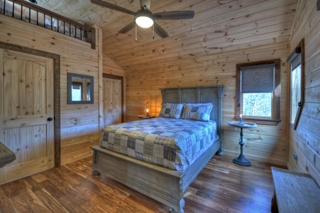 Whisky Creek Retreat- Upper queen bedroom area