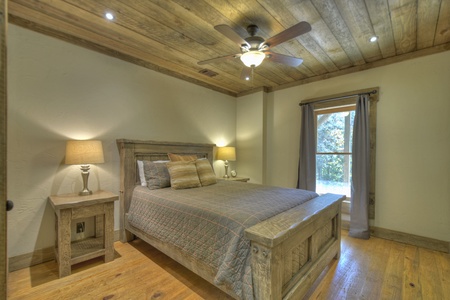 Creekside Bend- Lower level bedroom 1