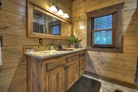 Privacy Peak - Upper Level Bathroom