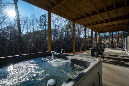 The Peaceful Meadow Cabin- Lower Level Porch Hot Tub