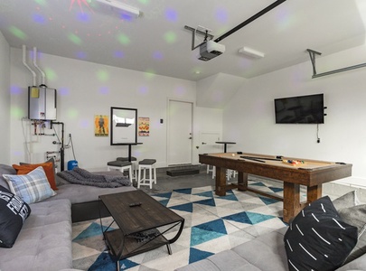 game room with pool table