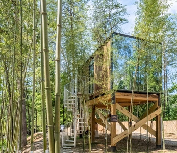 Stellara Mirror House