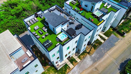Rooftop with downtown views!!