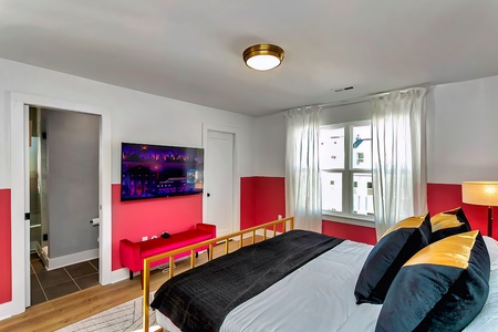 Bedroom 1 - 1 King Size Bed