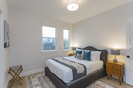Bedroom 2 - 1 Queen Size Bed