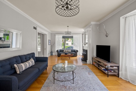 Airy and spacious living room