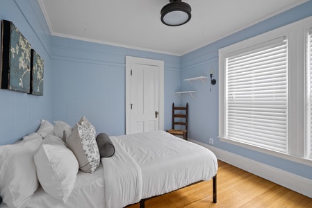 2nd floor rear bedroom with queen bed