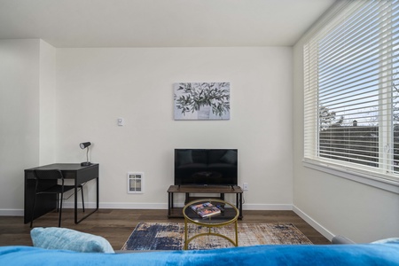 Urban Living: Stylish Apts in the Heart of Tacoma