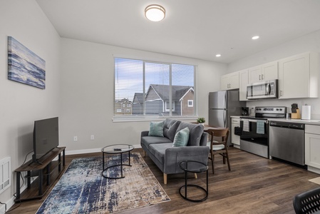 Urban Living: Stylish Apts in the Heart of Tacoma