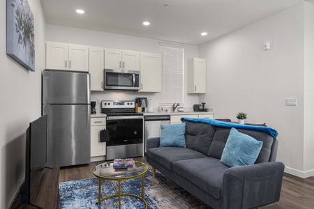 Urban Living: Stylish Apts in the Heart of Tacoma