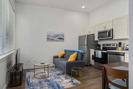 Urban Living: Stylish Apts in the Heart of Tacoma