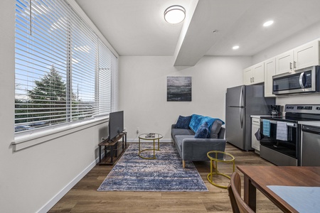 Urban Living: Stylish Apts in the Heart of Tacoma