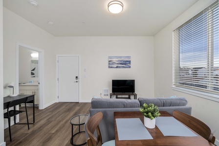 Urban Living: Stylish Apts in the Heart of Tacoma
