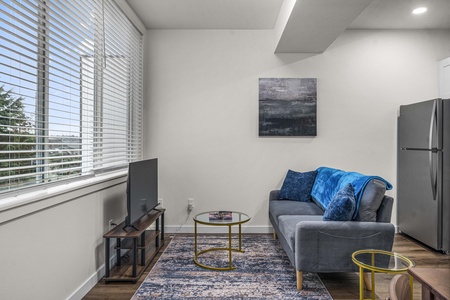 Urban Living: Stylish Apts in the Heart of Tacoma