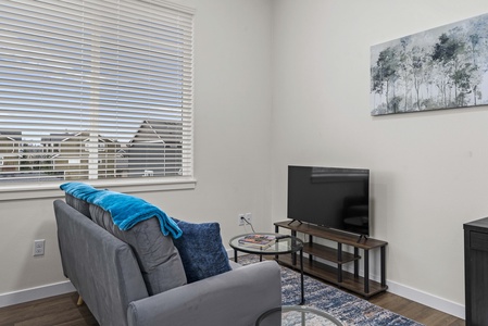 Urban Living: Stylish Apts in the Heart of Tacoma