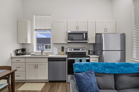 Urban Living: Stylish Apts in the Heart of Tacoma