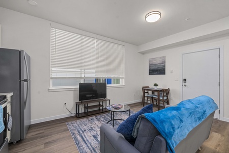 Urban Living: Stylish Apts in the Heart of Tacoma