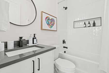 Ensuite Bathroom with Bathtub