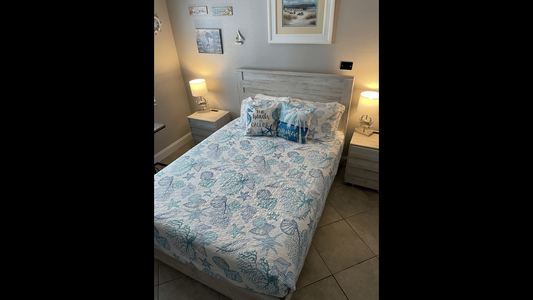 1 Queen Bed