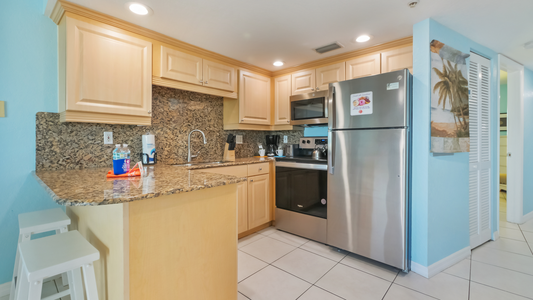South Beach Room 603 Kitchen