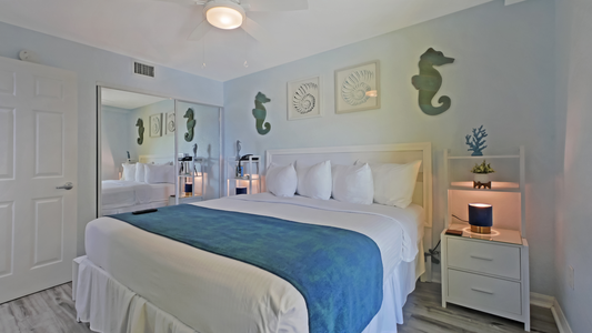 South Beach Room 207 Bedroom (2)