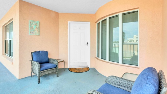 Sunset Resort 302 Entry