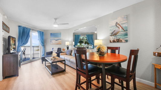Surf Beach Room 204 Living Room & Dining Area