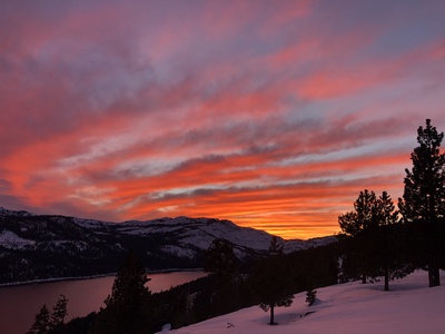 Sunset Views in the winter: Lakeview Mountaintop Chateau