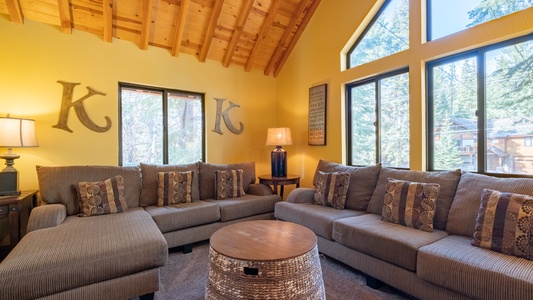 Upstairs Lounge Area: Tahoe Donner Vacation Lodge