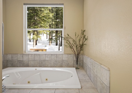 Tahoe Donner SItzmark Escape: Bathroom Tub