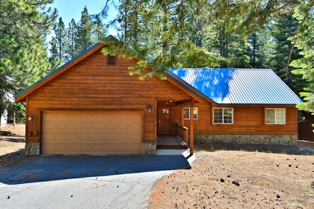 Front view of the Rental: Three Pines Family Cabin