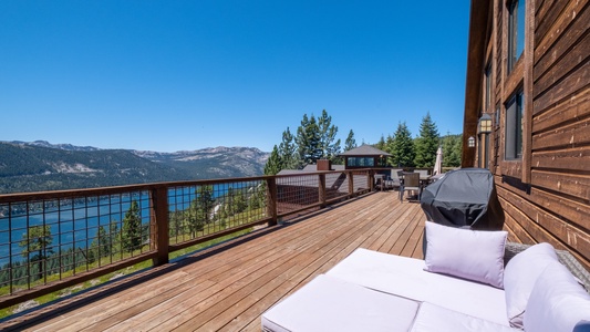 Back Deck overlooking Donner Lake with outdoor seating: Lakeview Mountaintop Chateau