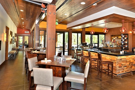 Enjoy Dining at the Beautiful Restaurant. : Schaffer's Mill Vacation Lodge