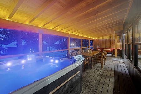 Therapeutic Hot Tub Palisades Modern Oasis