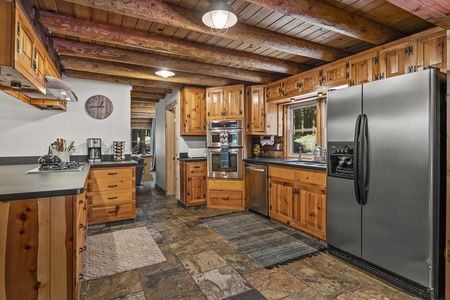 Kitchen: Tahoe Donner Log Cabin