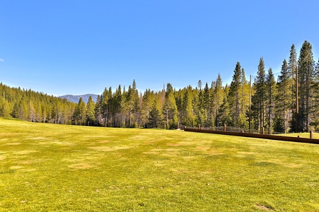 Trout Creek Rec Center Golf Driving Range: Three Pines Family Cabin