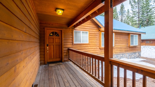 Entry Way: Three Pines Family Cabin