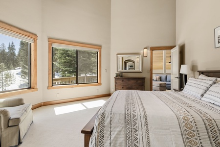 Bedroom: Hilltop Manor in Tahoe Donner